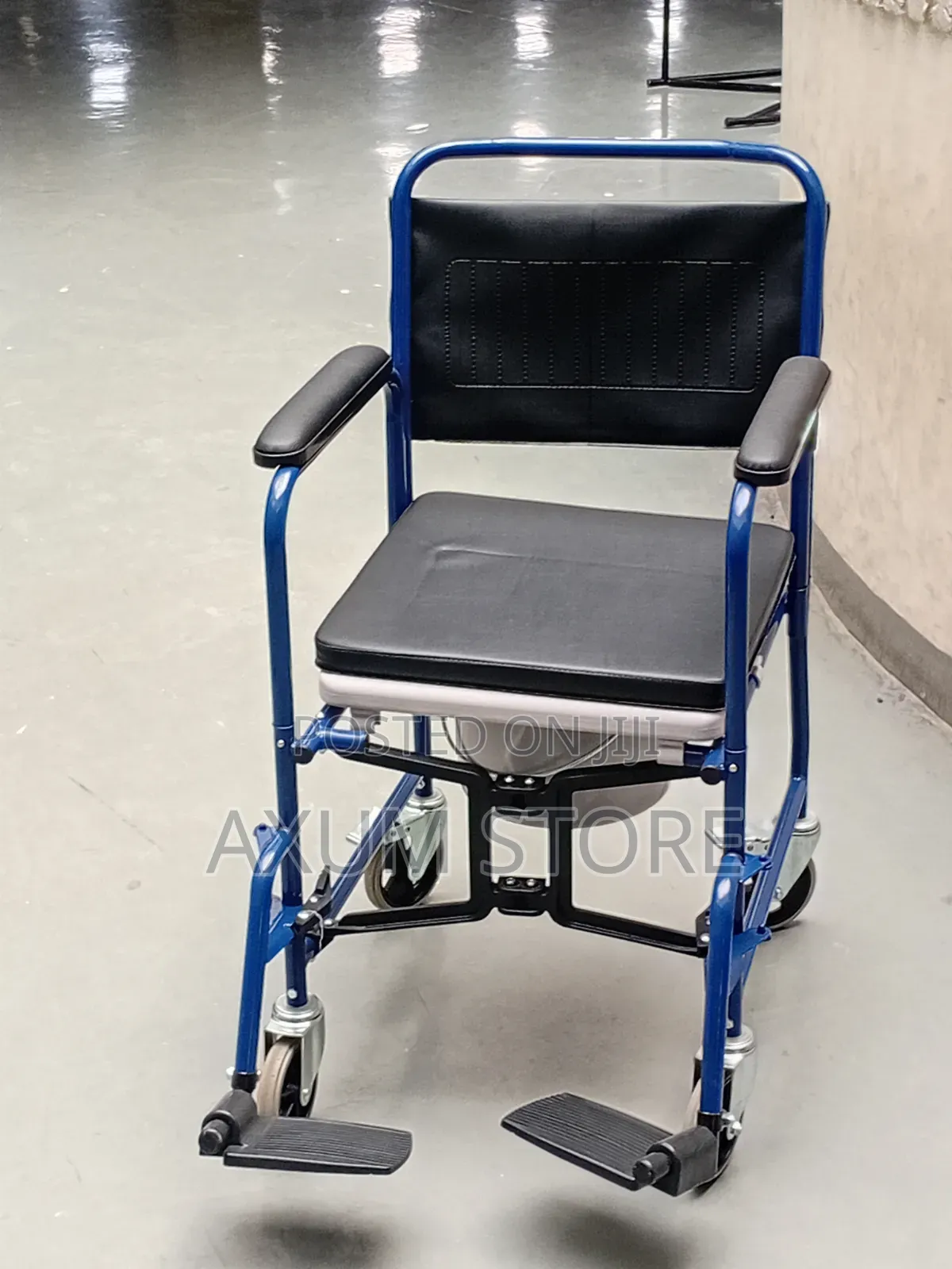 የአልጋ ቁራኛ ረዳት ወንበር – Bedside Commode Chair