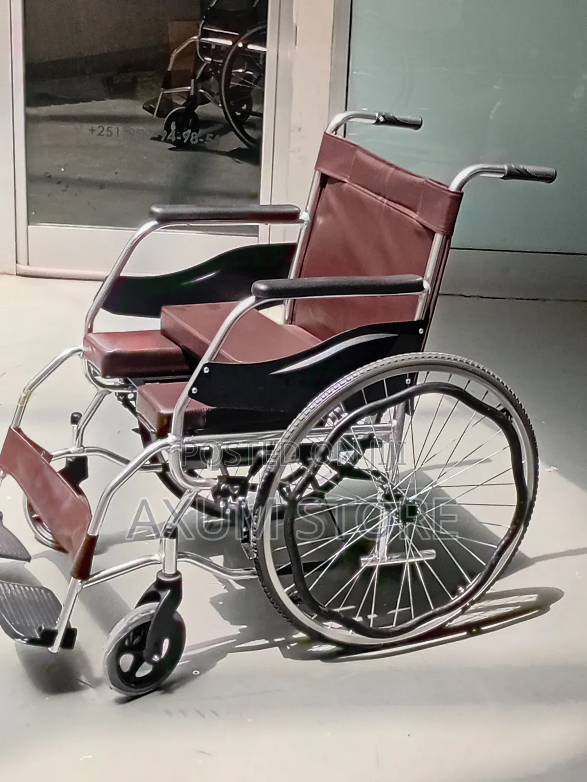 የማይንቀሳቀሱ ታካሚዎች ወንበር – Immobile Patient Commode Chair