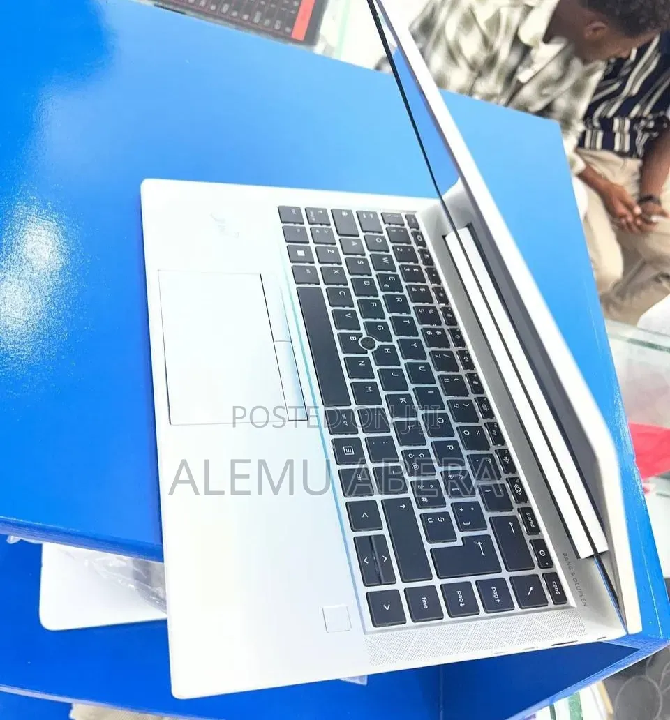New Laptop HP EliteBook 845 G8 16GB AMD Ryzen 5 SSD 512GB