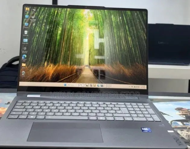 New Laptop Lenovo Yoga 7i 16GB Intel Core Ultra 7 SSD 1T