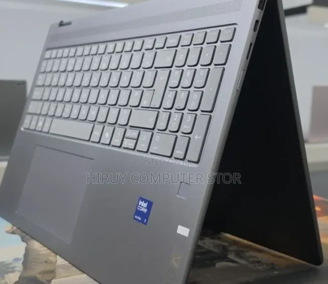New Laptop Lenovo Yoga 7i 16GB Intel Core Ultra 7 SSD 1T