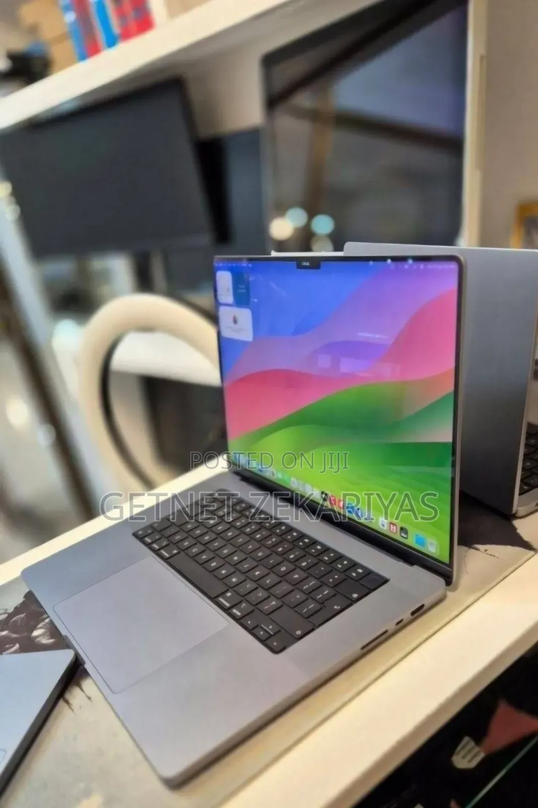 New Laptop Apple MacBook Pro 2021 M1 32GB Apple M1 SSD 512GB