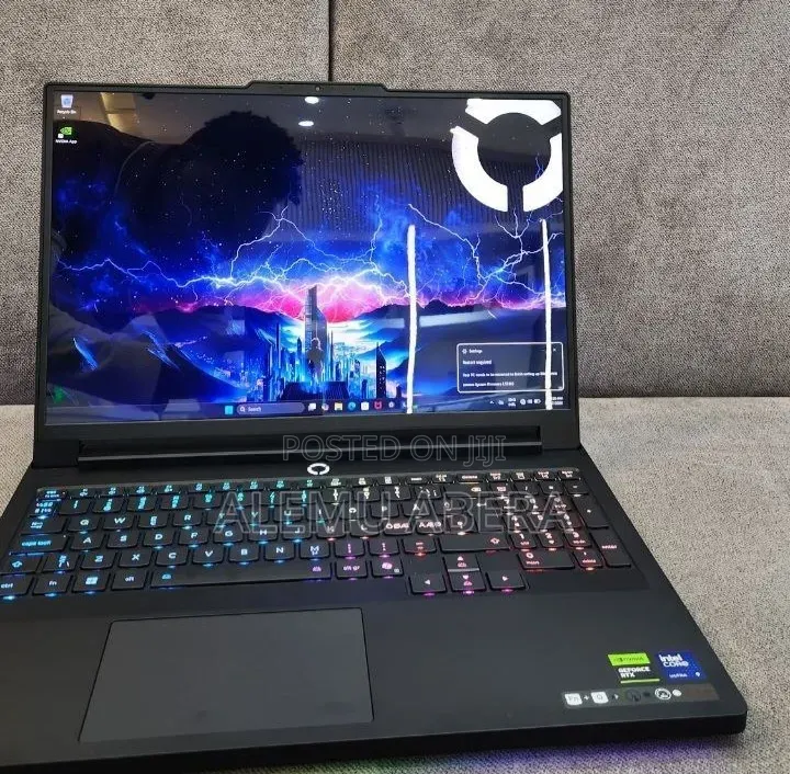 New Laptop Lenovo Legion 5i 32GB Intel Core Ultra 9 SSD 2T