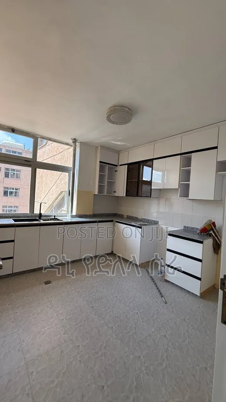 Furnished 3bdrm Condo in አዲስ አበባ, Bole for sale