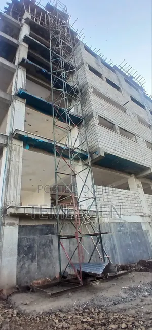 Construction Gong Lift