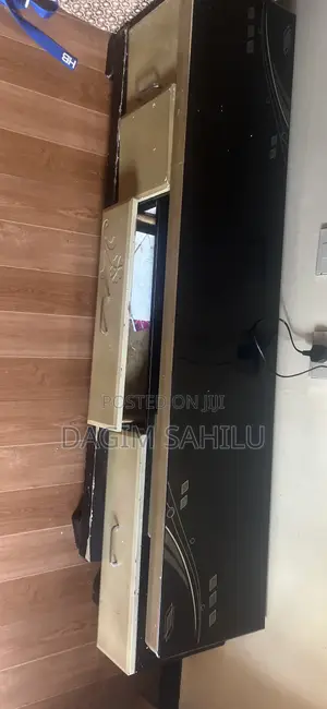 TV Stand Size 1m 60cm Extendable to 3m