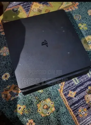 PS4 Play Station Slim With 1 Controller Joystick