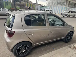 Toyota Vitz 2001 Beige