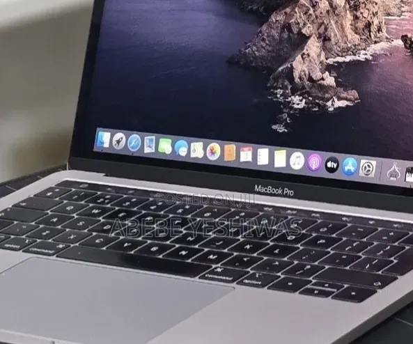 New Laptop Apple MacBook Pro 16GB Intel Core i7 SSD 1T