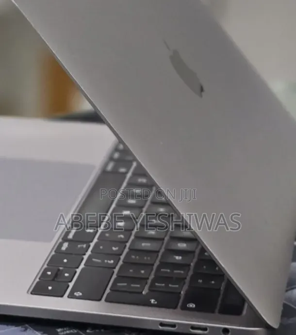 New Laptop Apple MacBook Pro 16GB Intel Core i7 SSD 1T