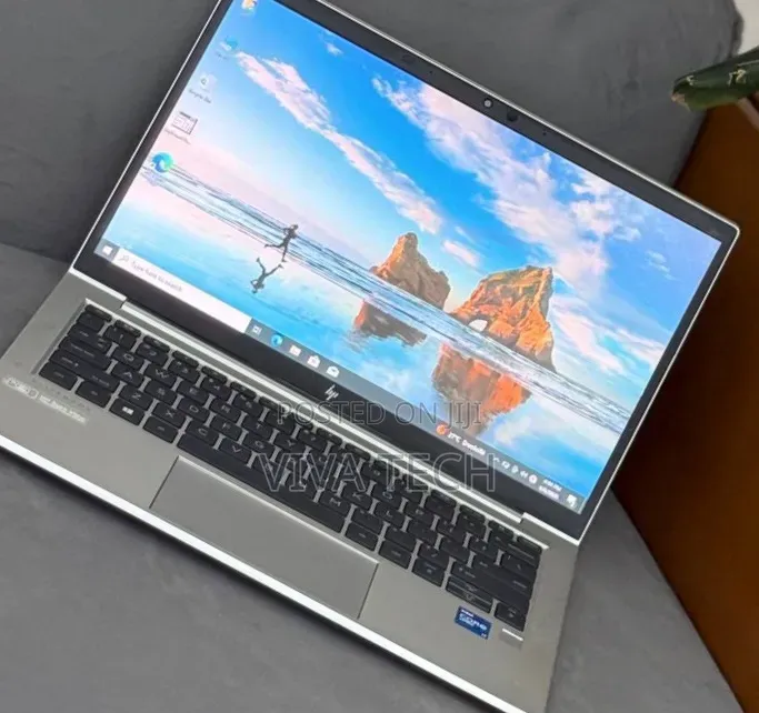 New Laptop HP EliteBook 830 G8 16GB Intel Core i7 SSD 512GB