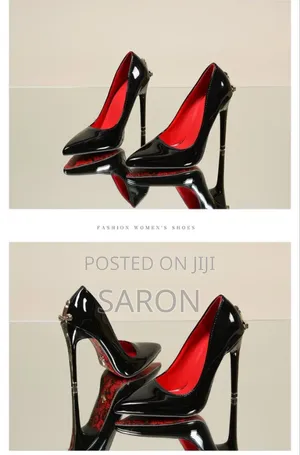 Woman's Heel Shoe