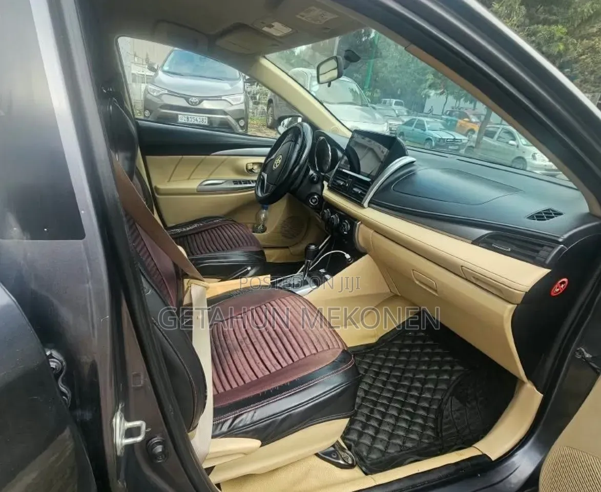 Toyota Yaris 2014 Gray