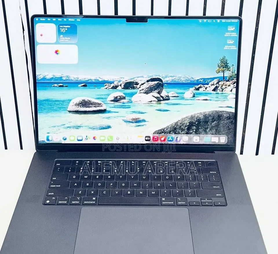 New Laptop Apple MacBook Pro 2023 M3 Pro 18GB Apple M3 Pro SSD 512GB