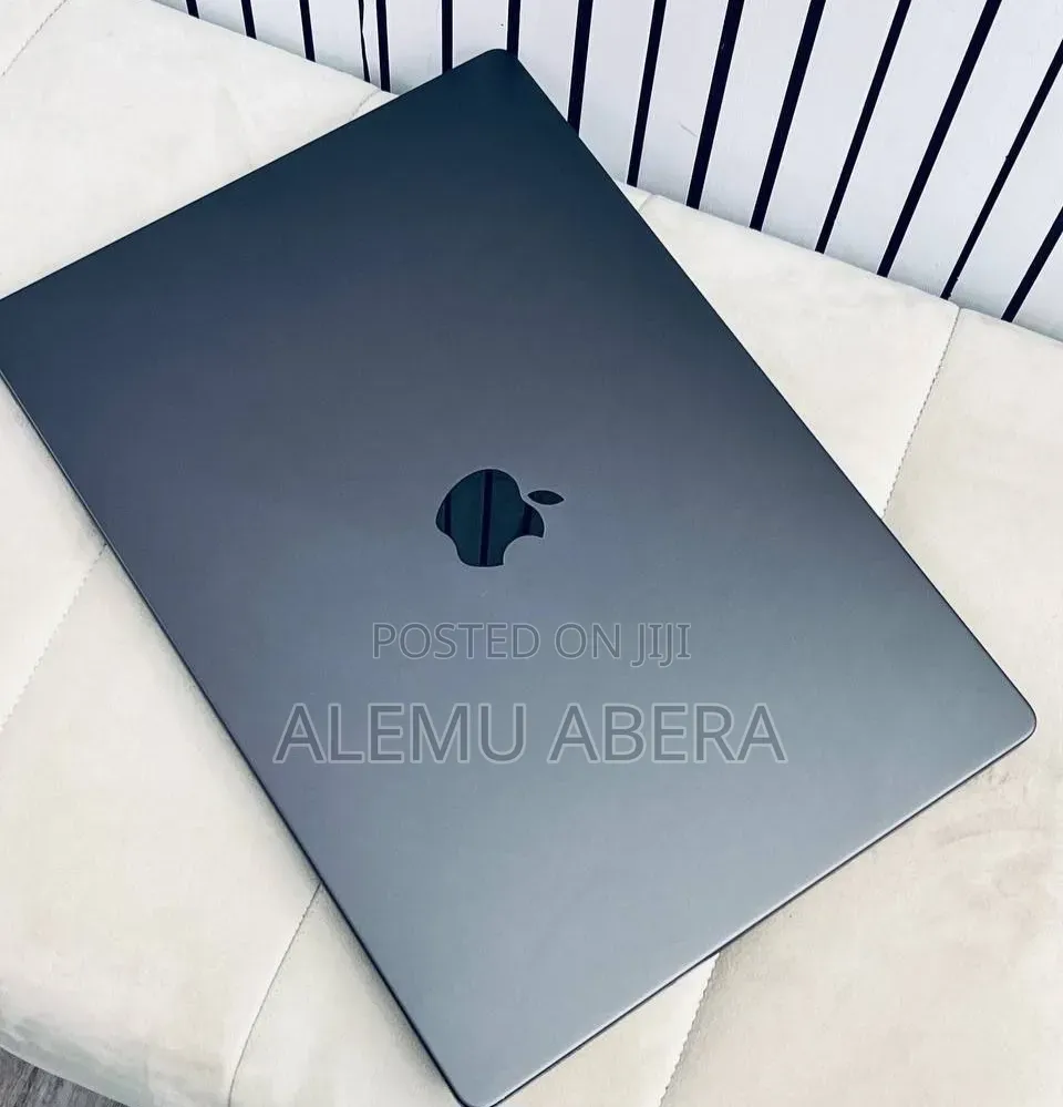 New Laptop Apple MacBook Pro 2023 M3 Pro 18GB Apple M3 Pro SSD 512GB