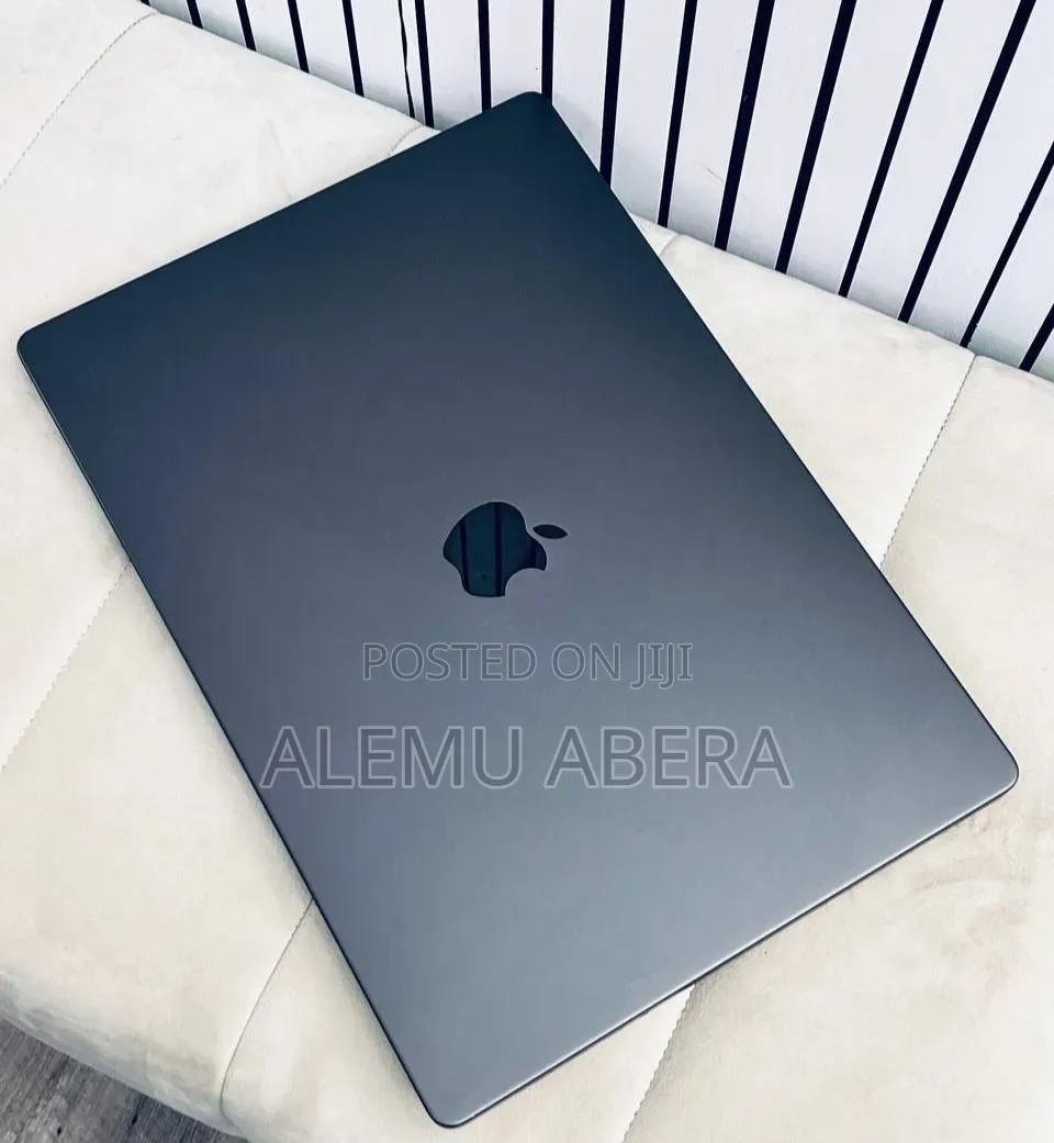 New Laptop Apple MacBook Pro 2023 M3 Pro 18GB Apple M3 Pro SSD 512GB