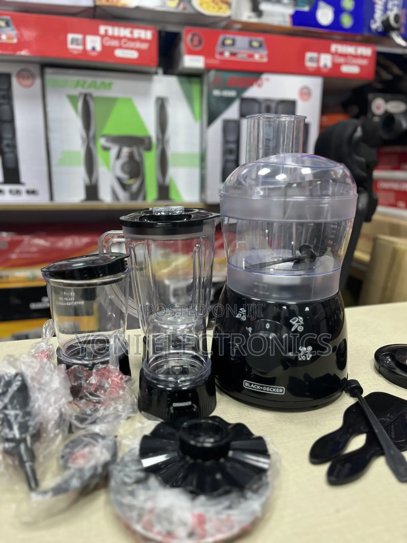 Black+Decker Kitchen Robot Deluxe Food Processor (400W)