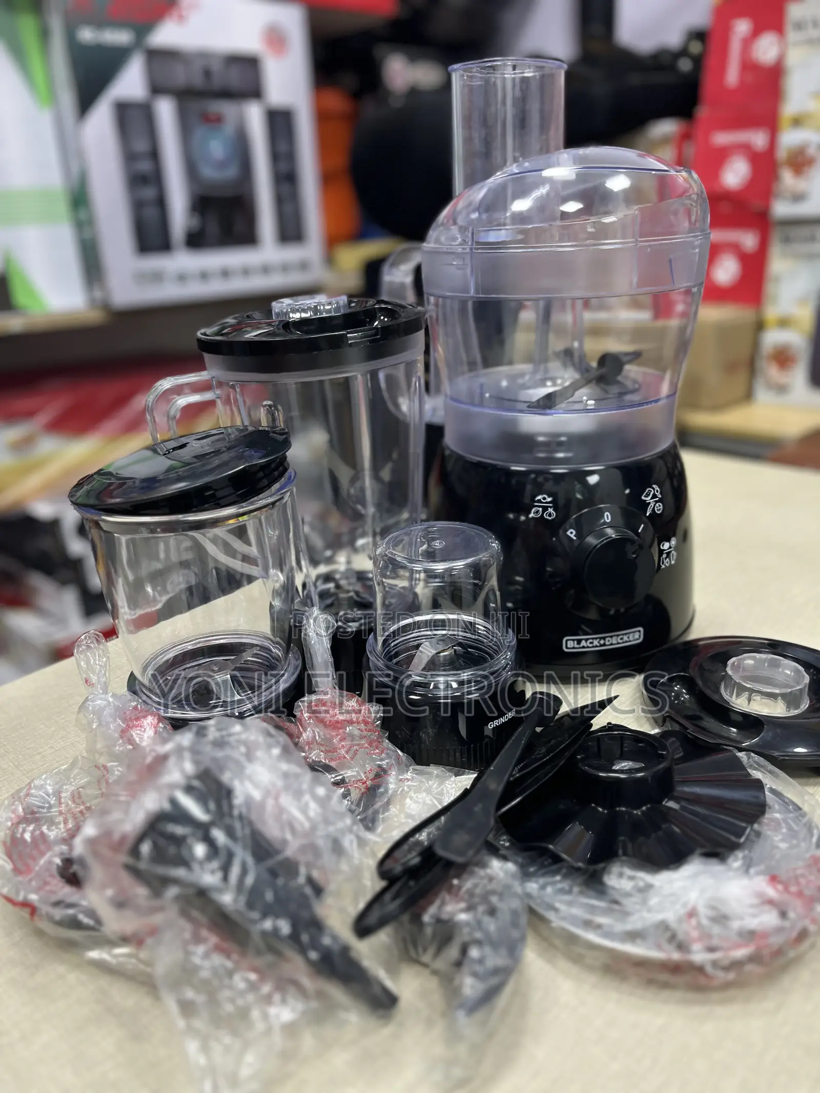 Black+Decker Kitchen Robot Deluxe Food Processor (400W)