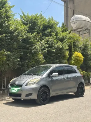 Toyota Yaris 2010 Gray