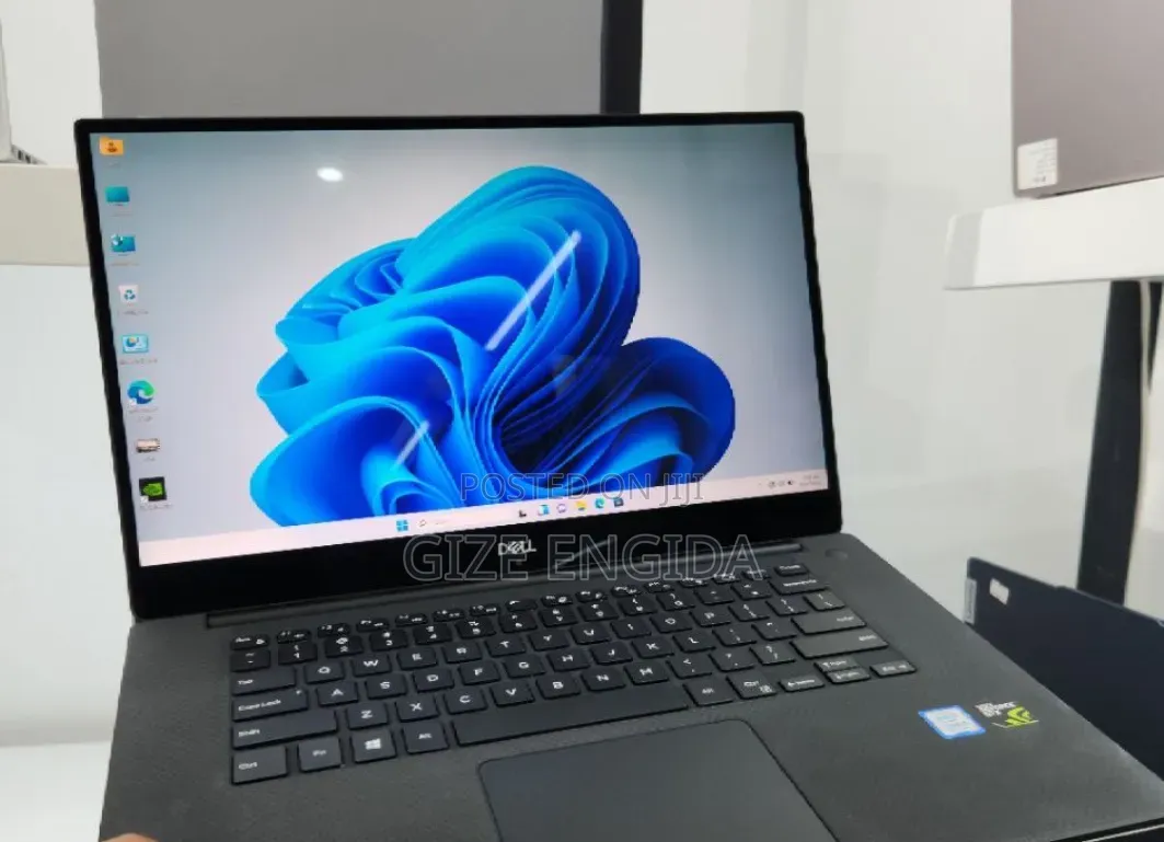 New Laptop Dell XPS 15 16GB Intel Core i7 SSD 512GB
