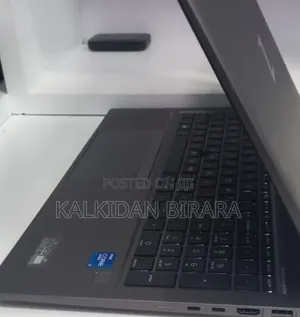 New Laptop HP ZBook Firefly G8 16GB Intel Core i7 SSD 512GB