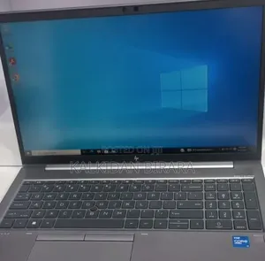 New Laptop HP ZBook Firefly G8 16GB Intel Core i7 SSD 512GB
