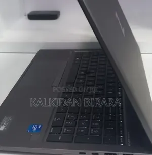 New Laptop HP ZBook Firefly G8 16GB Intel Core i7 SSD 512GB