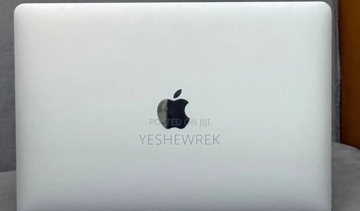 New Laptop Apple MacBook Pro 2019 8GB Intel Core i7 SSD 256GB
