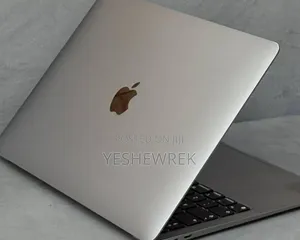New Laptop Apple MacBook Pro 2019 8GB Intel Core i7 SSD 256GB