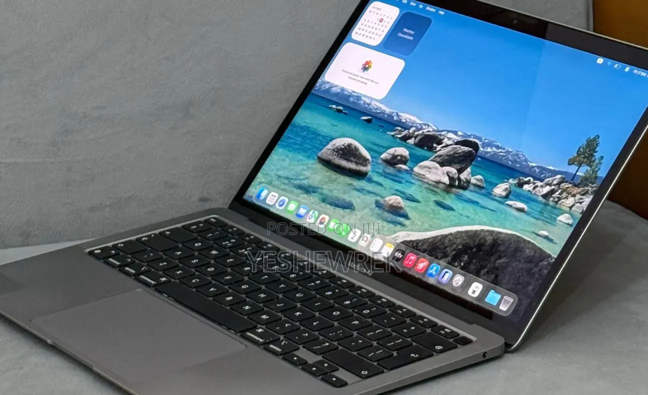 New Laptop Apple MacBook Pro 2019 8GB Intel Core i7 SSD 256GB
