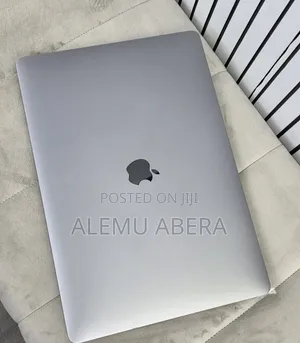 New Laptop Apple MacBook Pro 2019 16GB Intel Core i7 SSD 512GB