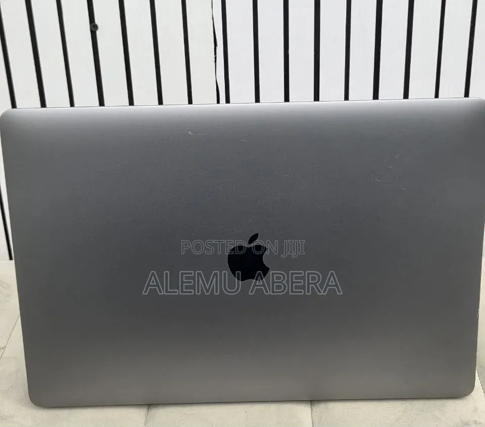 New Laptop Apple MacBook Pro 2019 16GB Intel Core i7 SSD 512GB