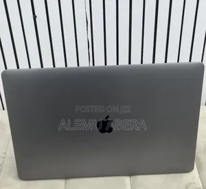 New Laptop Apple MacBook Pro 2019 16GB Intel Core i7 SSD 512GB