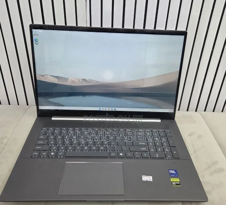 New Laptop HP Envy 17 16GB Intel Core Ultra 7 SSD 512GB