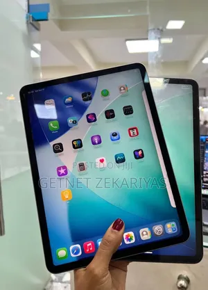 New Apple iPad Pro 11 (2022) 256 GB
