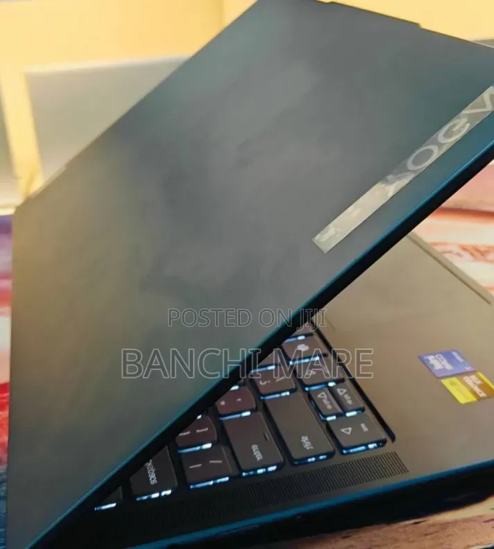 New Laptop Lenovo Yoga 7i 16GB Intel Core Ultra 7 SSD 512GB