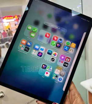 New Apple iPad Pro (2022) 256 GB
