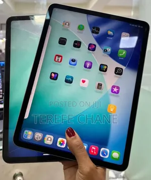 New Apple iPad Pro (2022) 256 GB