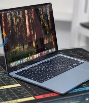 New Laptop Apple MacBook Air 2025 M4 16GB Apple M4 SSD 512GB