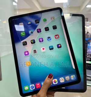 New Apple iPad Pro 2 12.9 256 GB Black