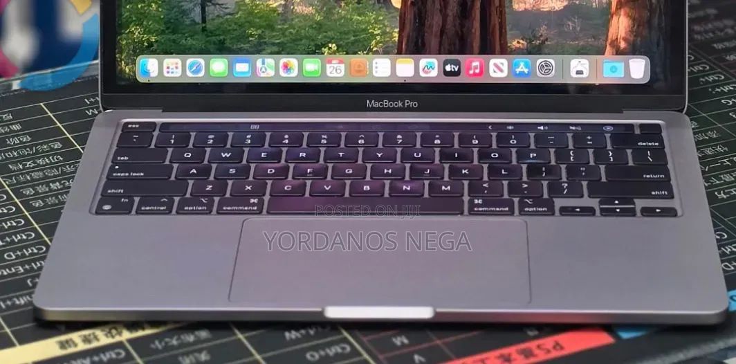 New Laptop Apple MacBook Pro 2020 M1 16GB Apple M1 SSD 256GB