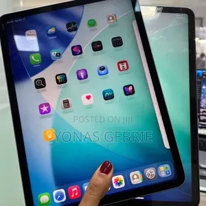 New Apple iPad Pro (2022) 256 GB