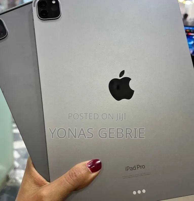 New Apple iPad Pro (2022) 256 GB