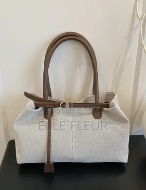 Women’s Beautiful Shoulder Bag for Daily Wear