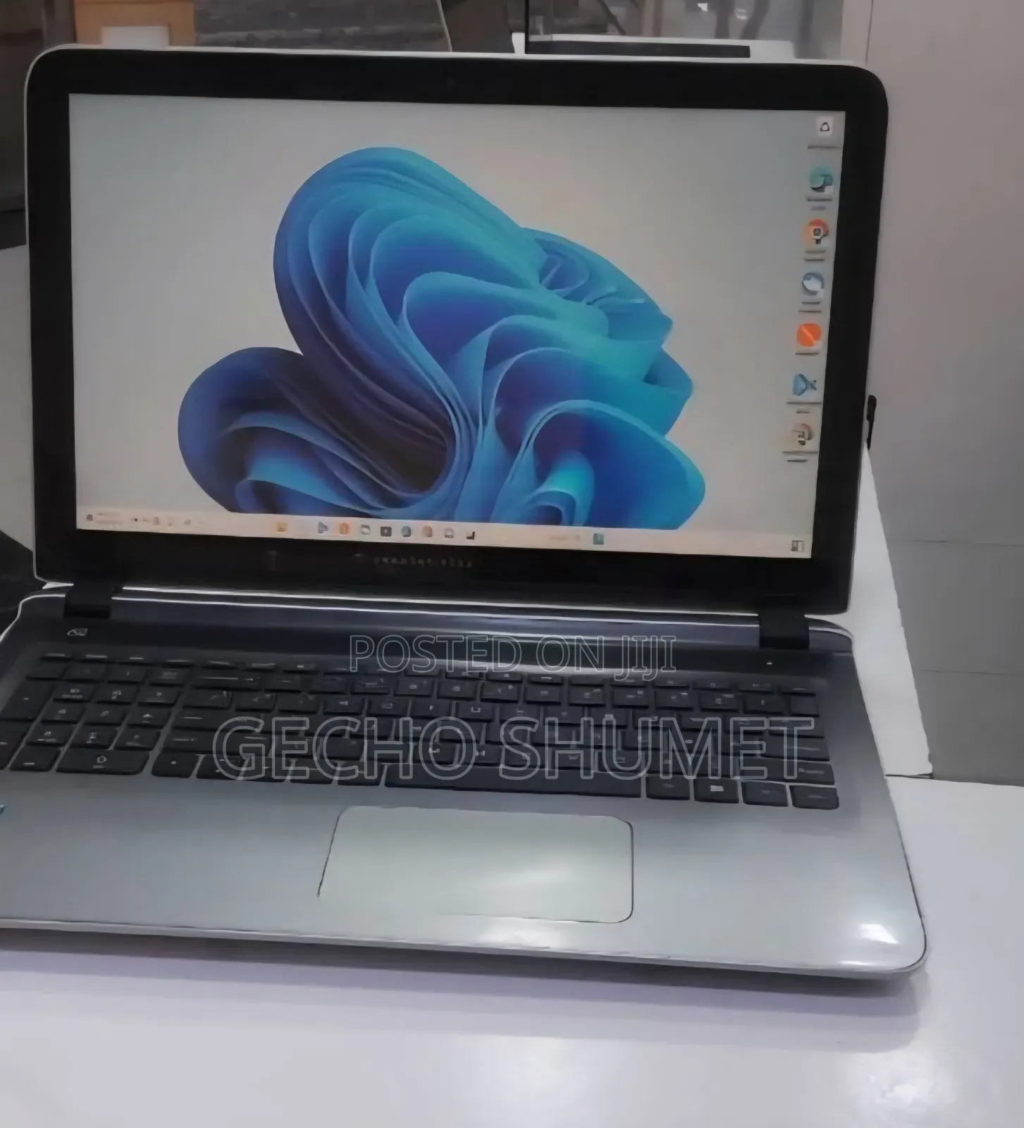 New Laptop HP Pavilion 15 8GB Intel Core i5 HDD 1T