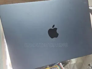 New Laptop Apple MacBook Air 2025 M4 16GB Intel Core i7 SSD 256GB