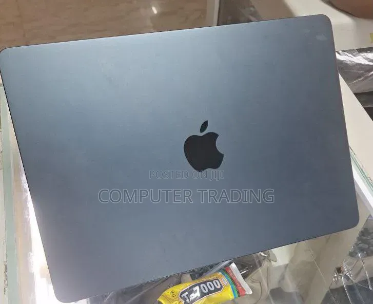 New Laptop Apple MacBook Air 2025 M4 16GB Intel Core i7 SSD 256GB