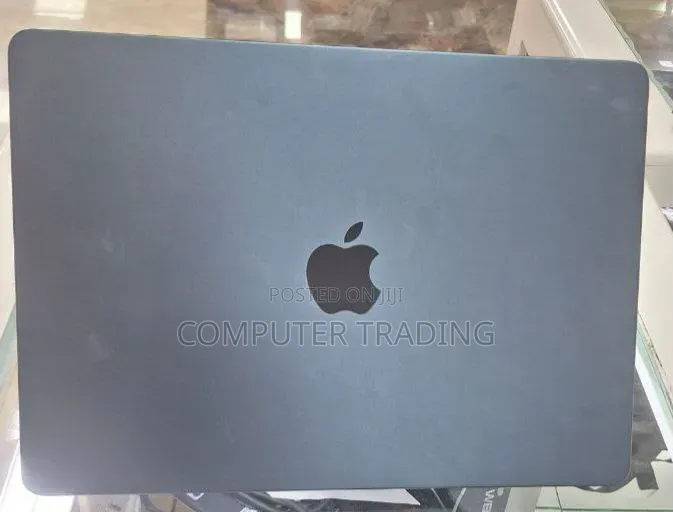 New Laptop Apple MacBook Air 2025 M4 16GB Intel Core i7 SSD 256GB