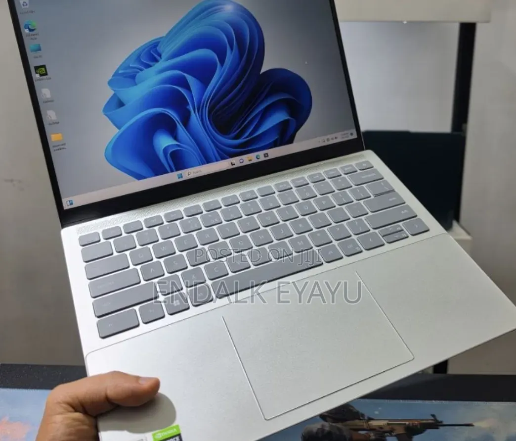 New Laptop Dell Inspiron 14 16GB Intel Core i7 SSD 512GB