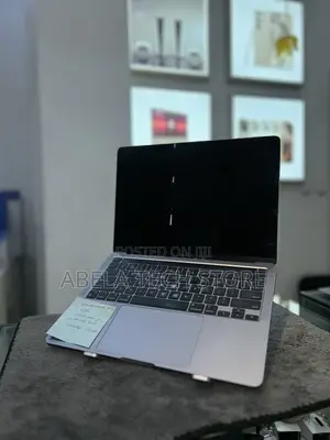 Laptop Apple 8GB eMMC 256GB